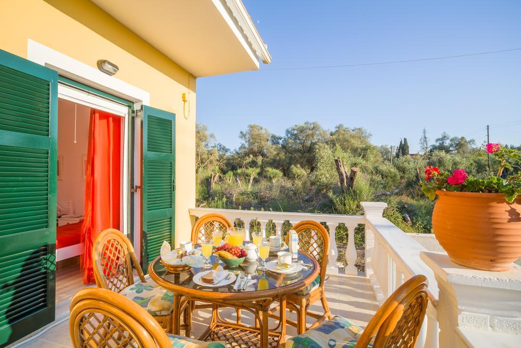 Karia Holiday Home Lefkimmi  Exteriör bild