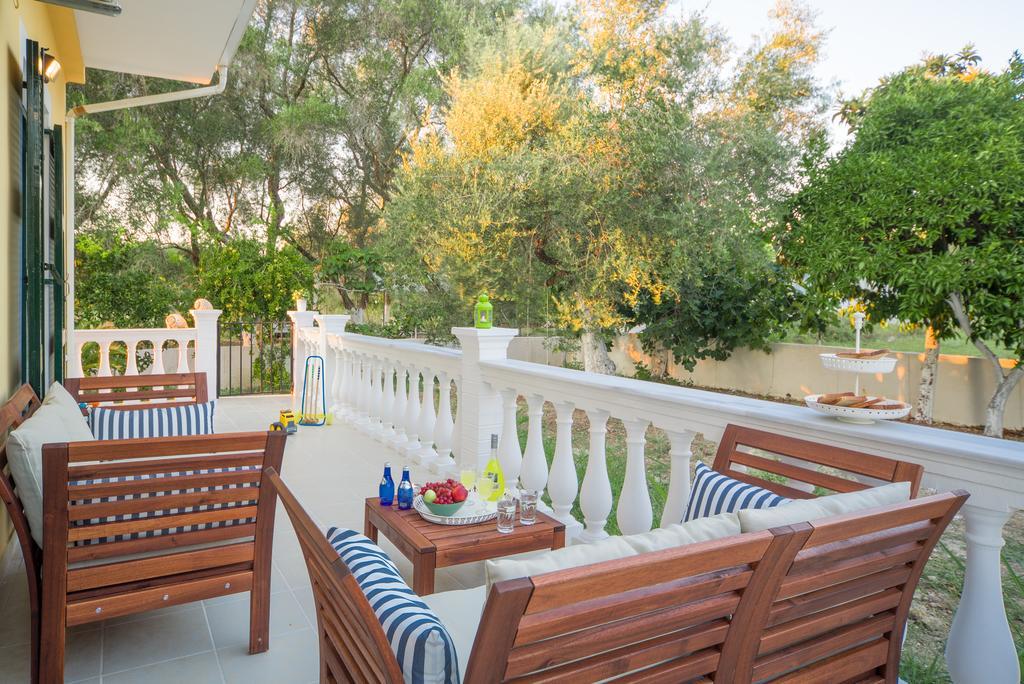Karia Holiday Home Lefkimmi  Exteriör bild