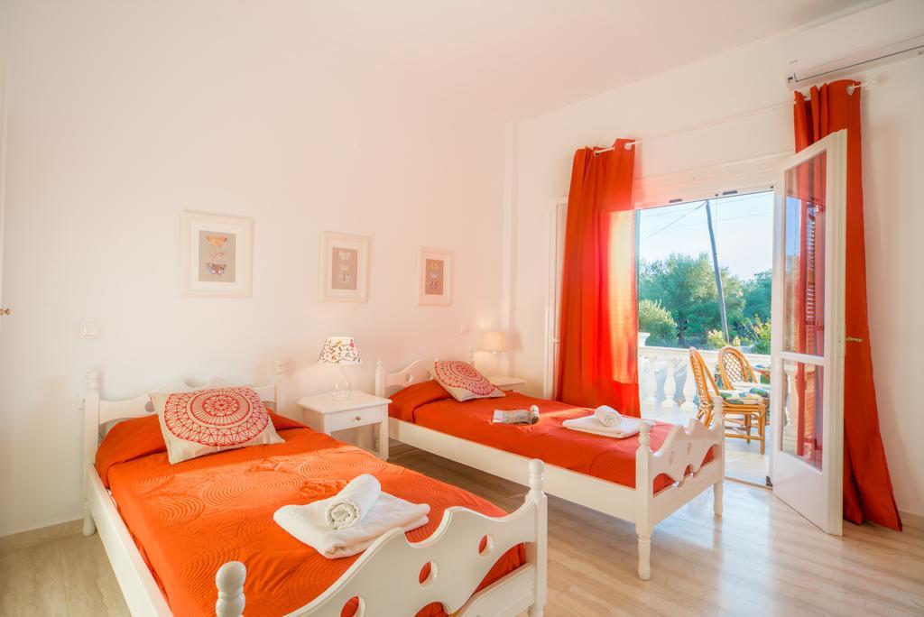 Karia Holiday Home Lefkimmi  Exteriör bild